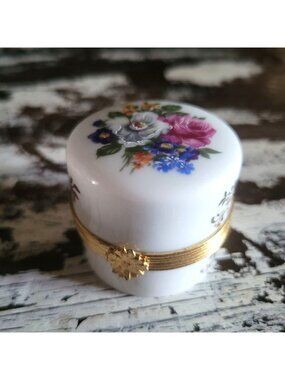 Vintage Le Trefle Limoges Porcelain Trinket Box Floral Design Metal Clasp